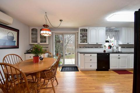 9 Levesque St, Warwick, RI 02886 photo 8