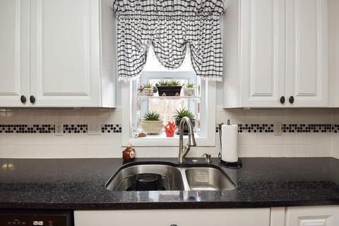 9 Levesque St, Warwick, RI 02886 photo 11