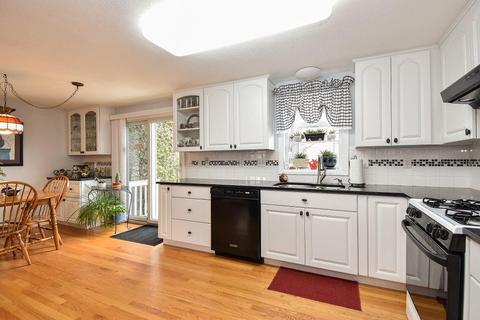 9 Levesque St, Warwick, RI 02886 photo 10