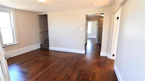 18 Louise St, Woonsocket, RI 02895 photo 3