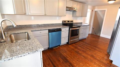 18 Louise St, Woonsocket, RI 02895 photo 5