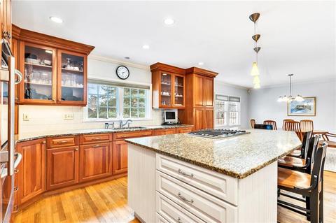 30 Adams Point Rd, Barrington, RI 02806 photo 4