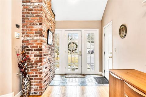 30 Adams Point Rd, Barrington, RI 02806 photo 3