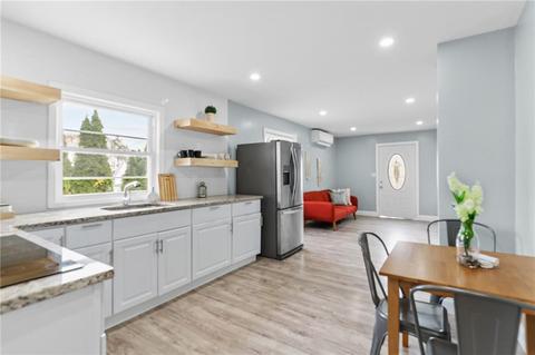 33 Ridge St, Cranston, RI 02920
