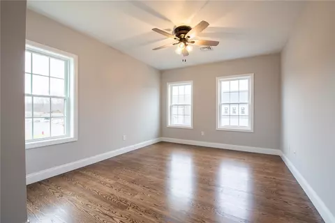 514 Louise St, Woonsocket, RI 02895 photo 8