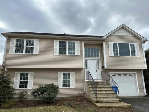 9 Vermont St, Cranston, RI 02920