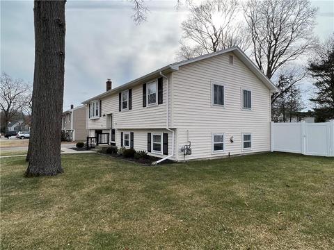 26 Smith St, Warwick, RI 02886 photo 2