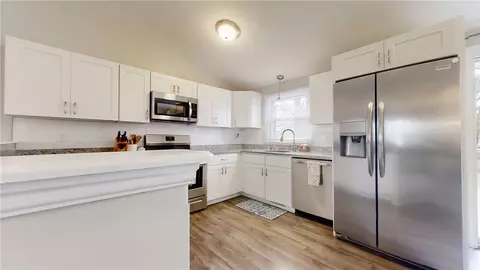 26 Smith St, Warwick, RI 02886 photo 13