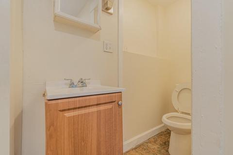 160 River St, Woonsocket, RI 02895 photo 17