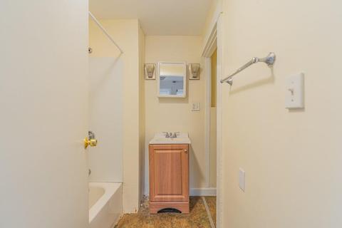 160 River St, Woonsocket, RI 02895 photo 16