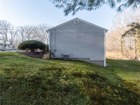 20 Patton St, Coventry, RI 02816 photo 9