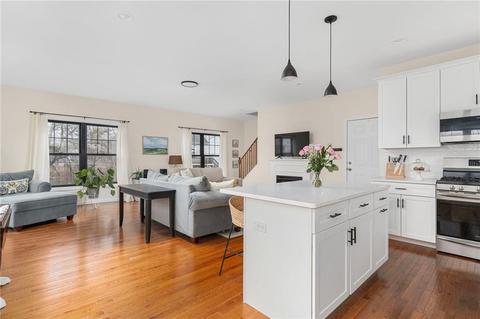 17 Wuddall Ave, Warwick, RI 02889 photo 2