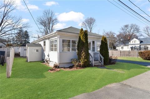 41 Willard St, Warwick, RI 02889 photo 2