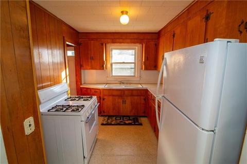 25 Batterson Ave, Westerly, RI 02891 photo 8