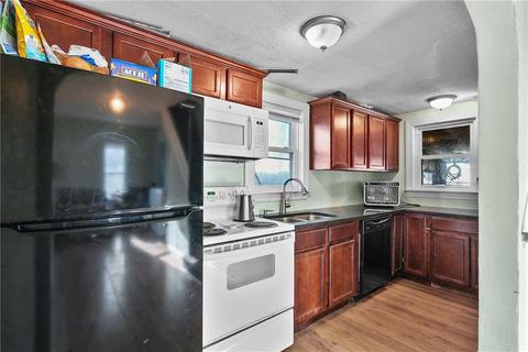 12 Maplewood Ave, Warwick, RI 02889 photo 9