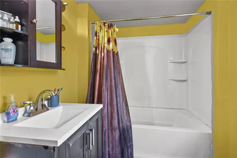 12 Maplewood Ave, Warwick, RI 02889 photo 6
