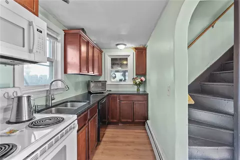 12 Maplewood Ave, Warwick, RI 02889 photo 11