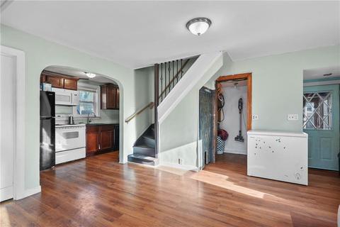 12 Maplewood Ave, Warwick, RI 02889 photo 8