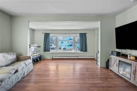 12 Maplewood Ave, Warwick, RI 02889 photo 4