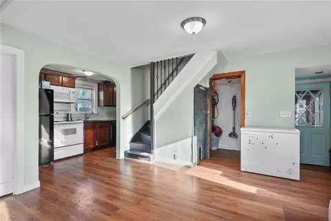 12 Maplewood Ave, Warwick, RI 02889 photo 8