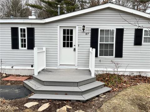 87 Lear Dr, Coventry, RI 02816 photo 3