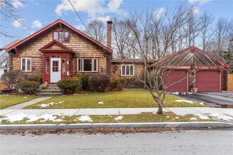 26 Dyer St, Warren, RI 02885 photo 1