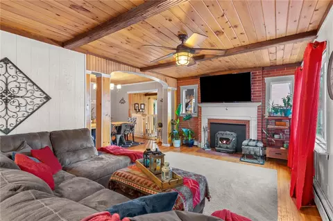 26 Dyer St, Warren, RI 02885 photo 19