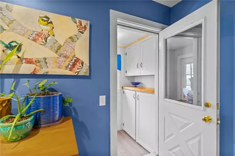 26 Dyer St, Warren, RI 02885 photo 8