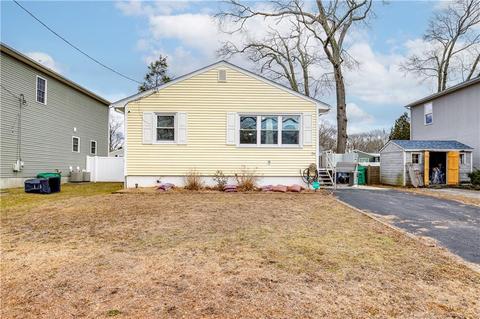 26 Grand View Dr, Warwick, RI 02886 photo 2