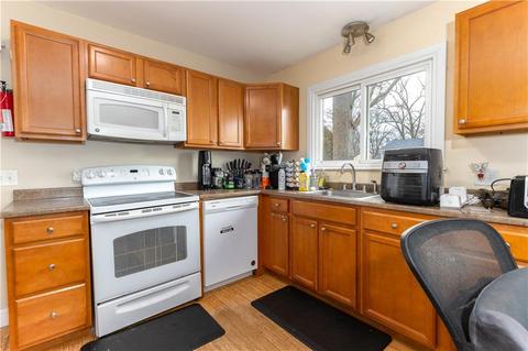 26 Grand View Dr, Warwick, RI 02886 photo 5