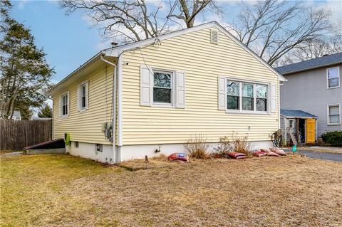 26 Grand View Dr, Warwick, RI 02886 photo 1
