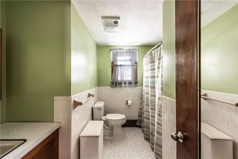 49 Eagle Rd, Cranston, RI 02920 photo 17