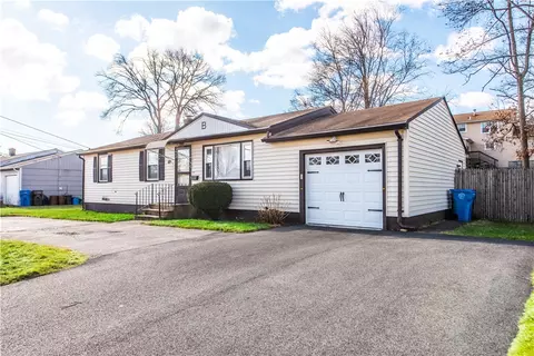 49 Eagle Rd, Cranston, RI 02920 photo 2