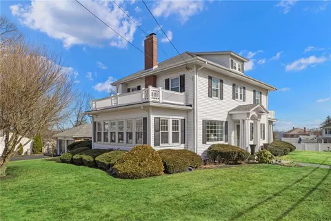 877 Hartford Ave, Johnston, RI 02919