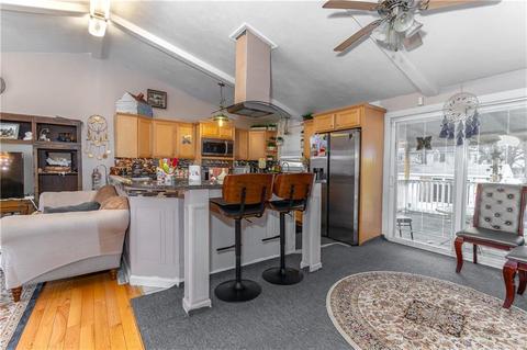 25 Ellsworth St, Warwick, RI 02886 photo 6