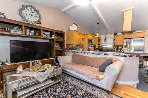 25 Ellsworth St, Warwick, RI 02886 photo 9