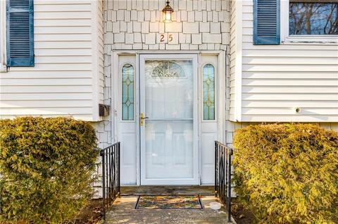 25 Ellsworth St, Warwick, RI 02886 photo 3