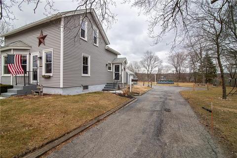 616 Manville Rd, Woonsocket, RI 02895 photo 3