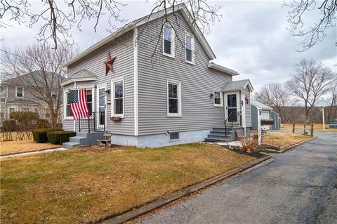 616 Manville Rd, Woonsocket, RI 02895 photo 2
