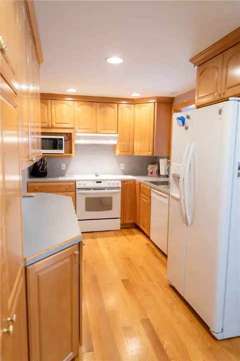 25 Cactus St, Warwick, RI 02886 photo 6