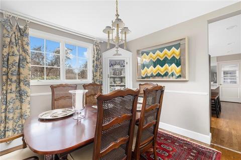 3 Circle Dr, Middletown, RI 02842 photo 13