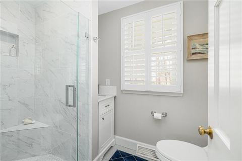 3 Circle Dr, Middletown, RI 02842 photo 21