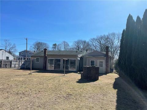 15 Eileen Dr, Coventry, RI 02816 photo 2