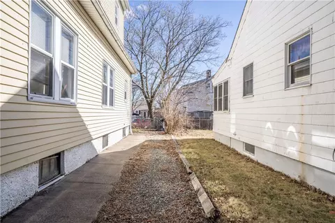 35 Rowan St, Providence, RI 02908 photo 4