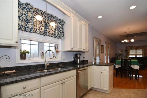 4 Jarod Ct, Coventry, RI 02816 photo 6