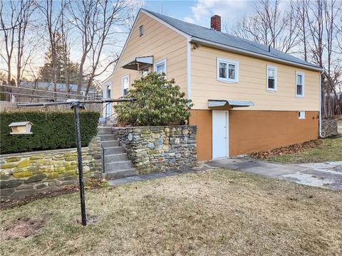 10 Paulette St, Mapleville, RI 02839 photo 4