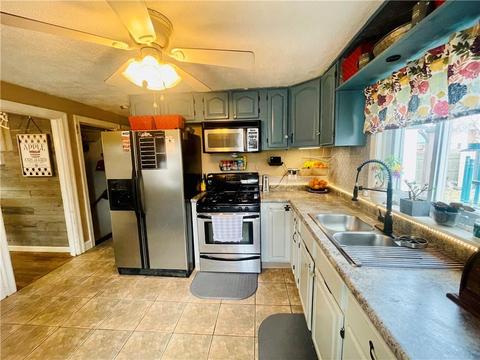 34 Macarthur Dr, Warwick, RI 02889 photo 4