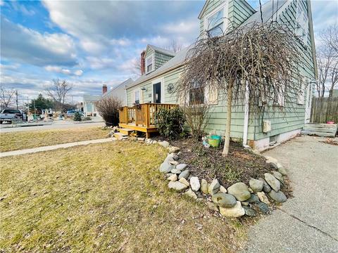 34 Macarthur Dr, Warwick, RI 02889 photo 3