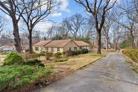 25 Bruce Ln, Warwick, RI 02886 photo 4