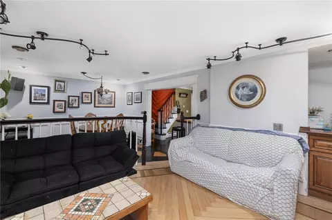 32 Railroad Row, Warwick, RI 02886 photo 17